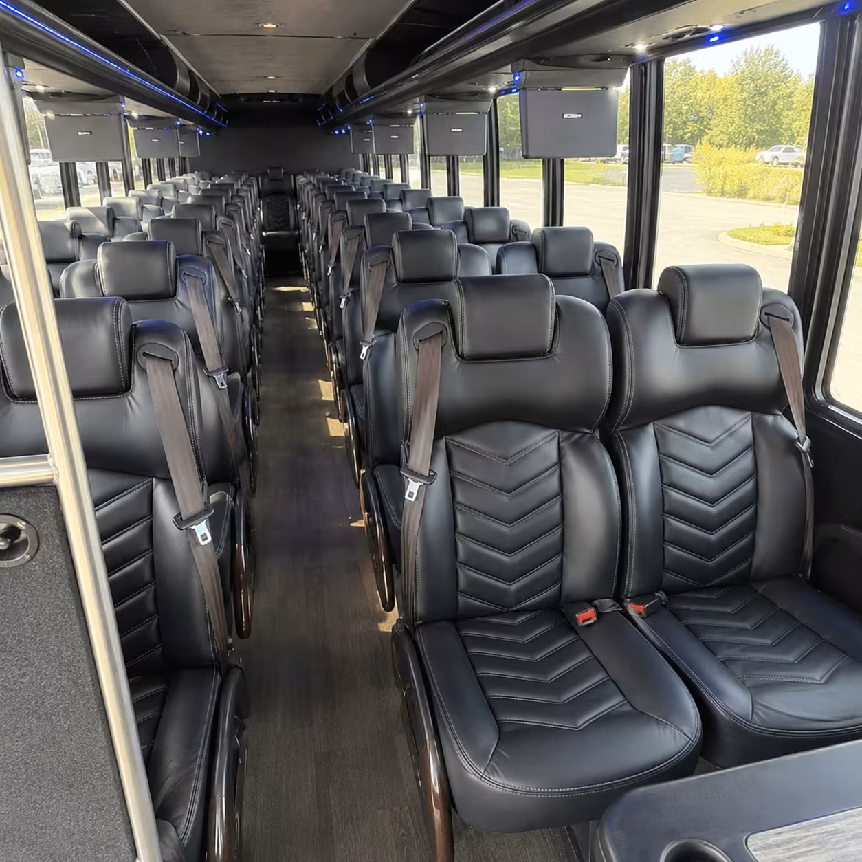 cincinnati 25 passenger minibus rental