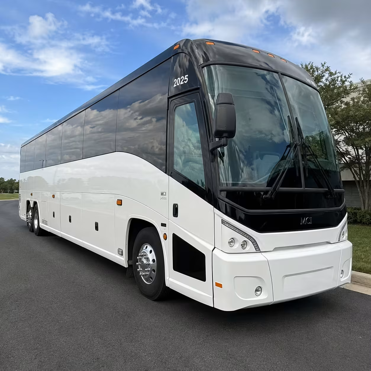 cincinnati prom charter bus rentals from a large network