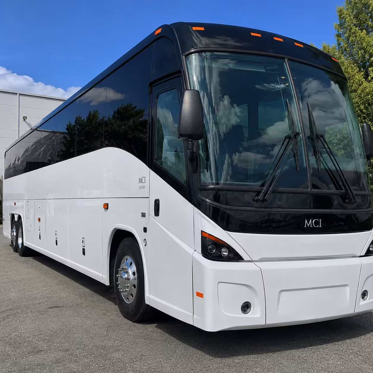 daily employee shuttle buses for cincinnati commuters
